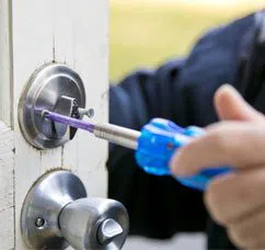 City Locksmith Store Mesa, AZ 480-939-5680 - 12-Changing-Locks
